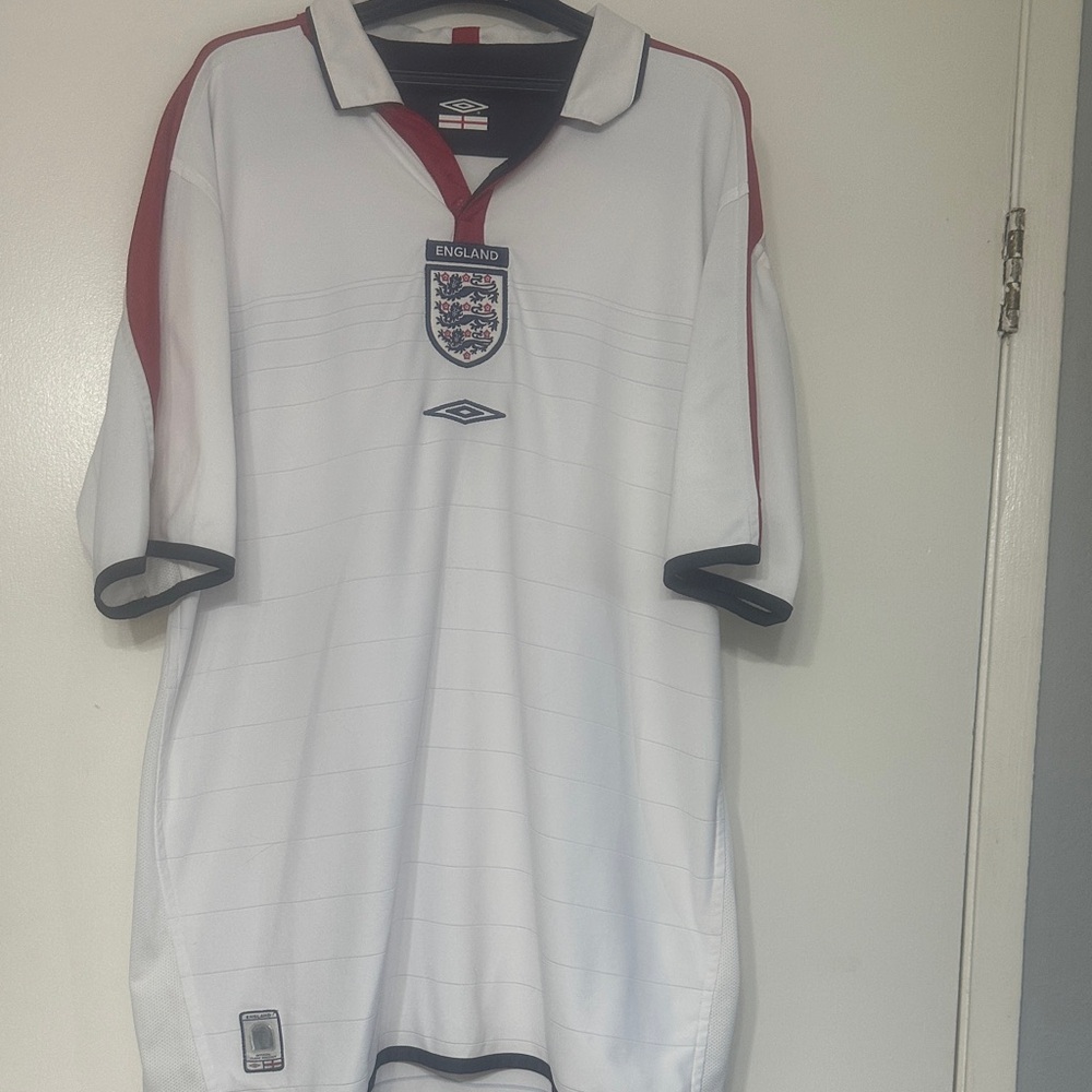 Umbro England White and Red Men's Jersey Men’s large chest 42 inch length 32 in